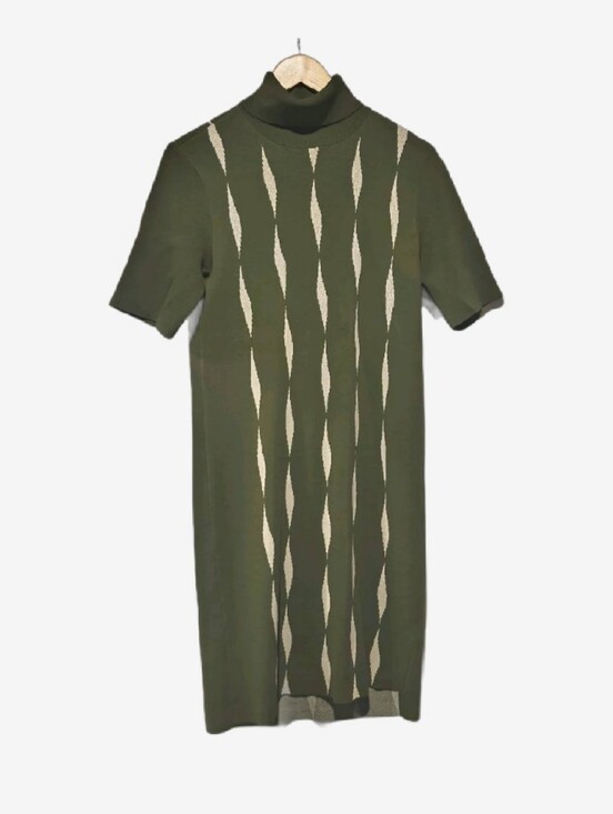 Saunders Dresses & Skirts - Saunders Collective Green Diamond Jacquard Short Sleeve Sweater Dress - Size M